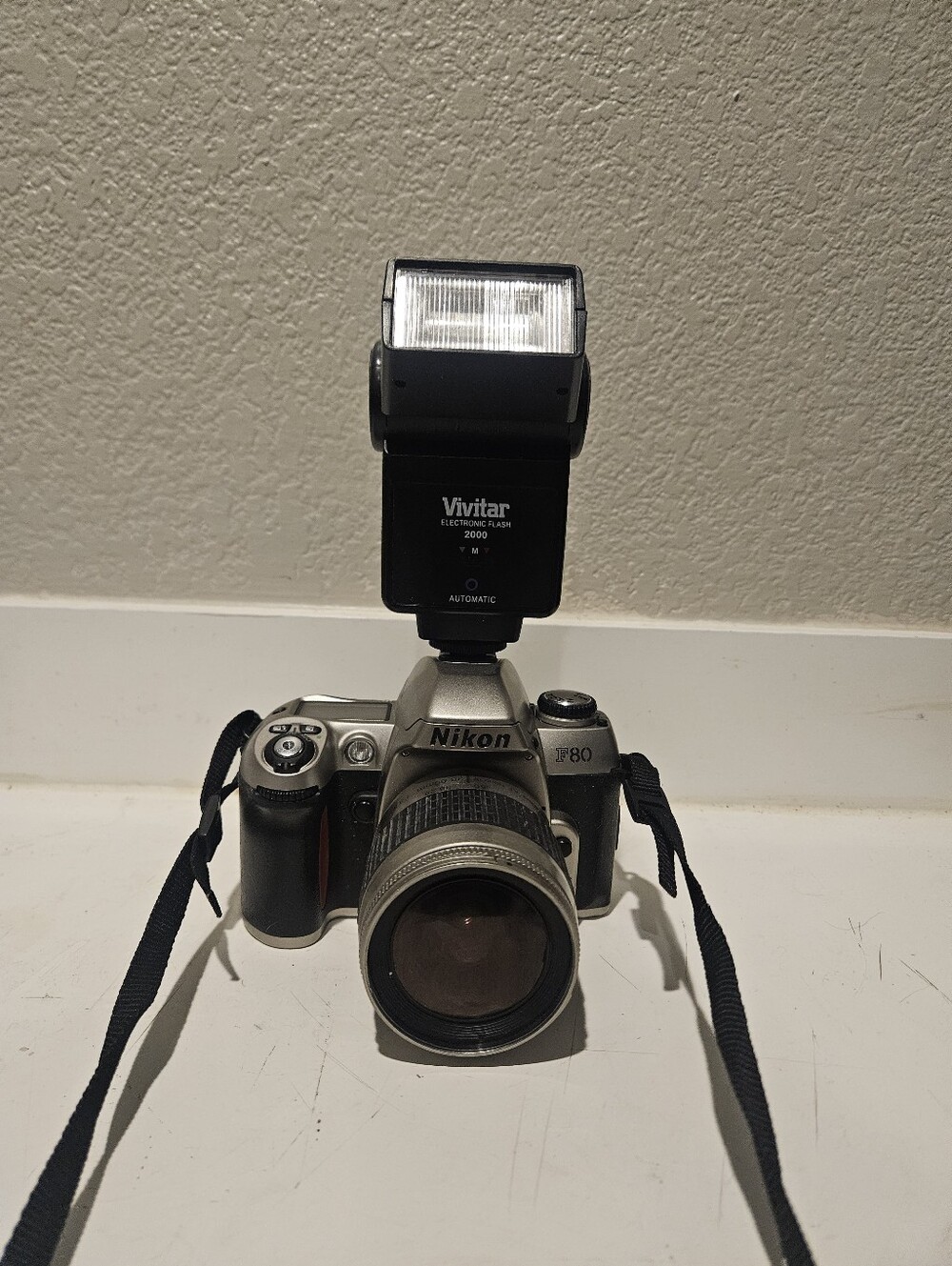 Nikon F80 D SLR 35mm Film Camera AF Nikkor 28-80mm 1:3.3-5.6G Vivitar Flash2000
